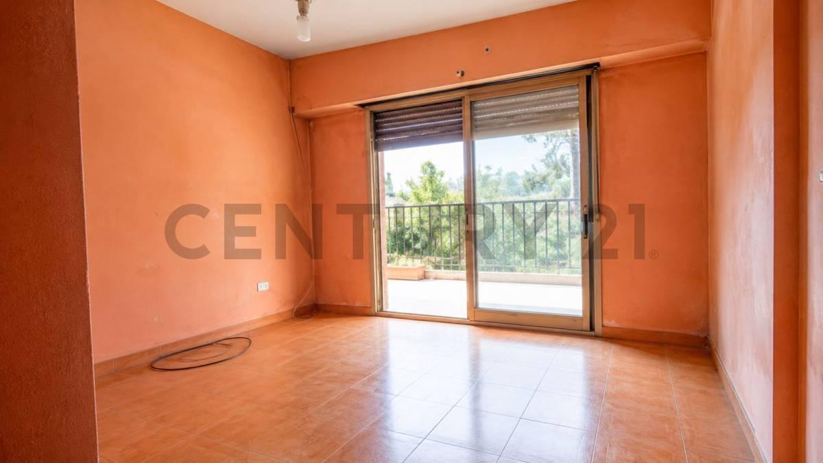 Foto de OPORTUNIDAD de inversión - Casa de 6 Ambientes con gran potencial, imagen 3