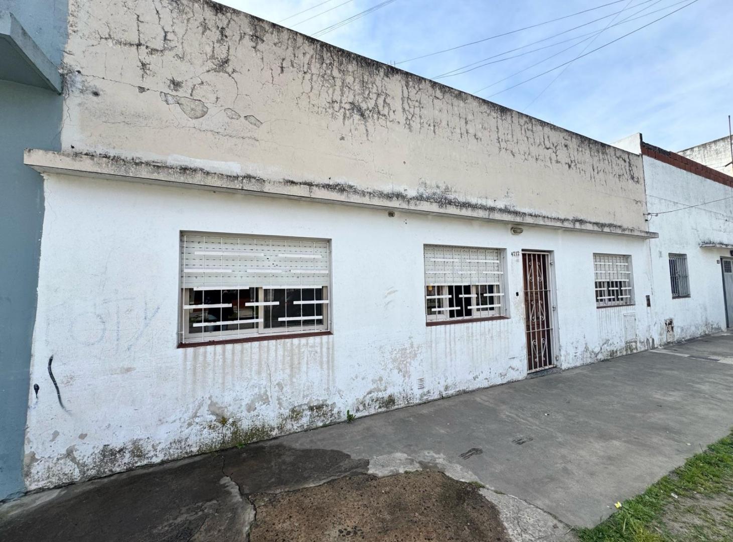 Venta de ph 3 amb al frente con patio!