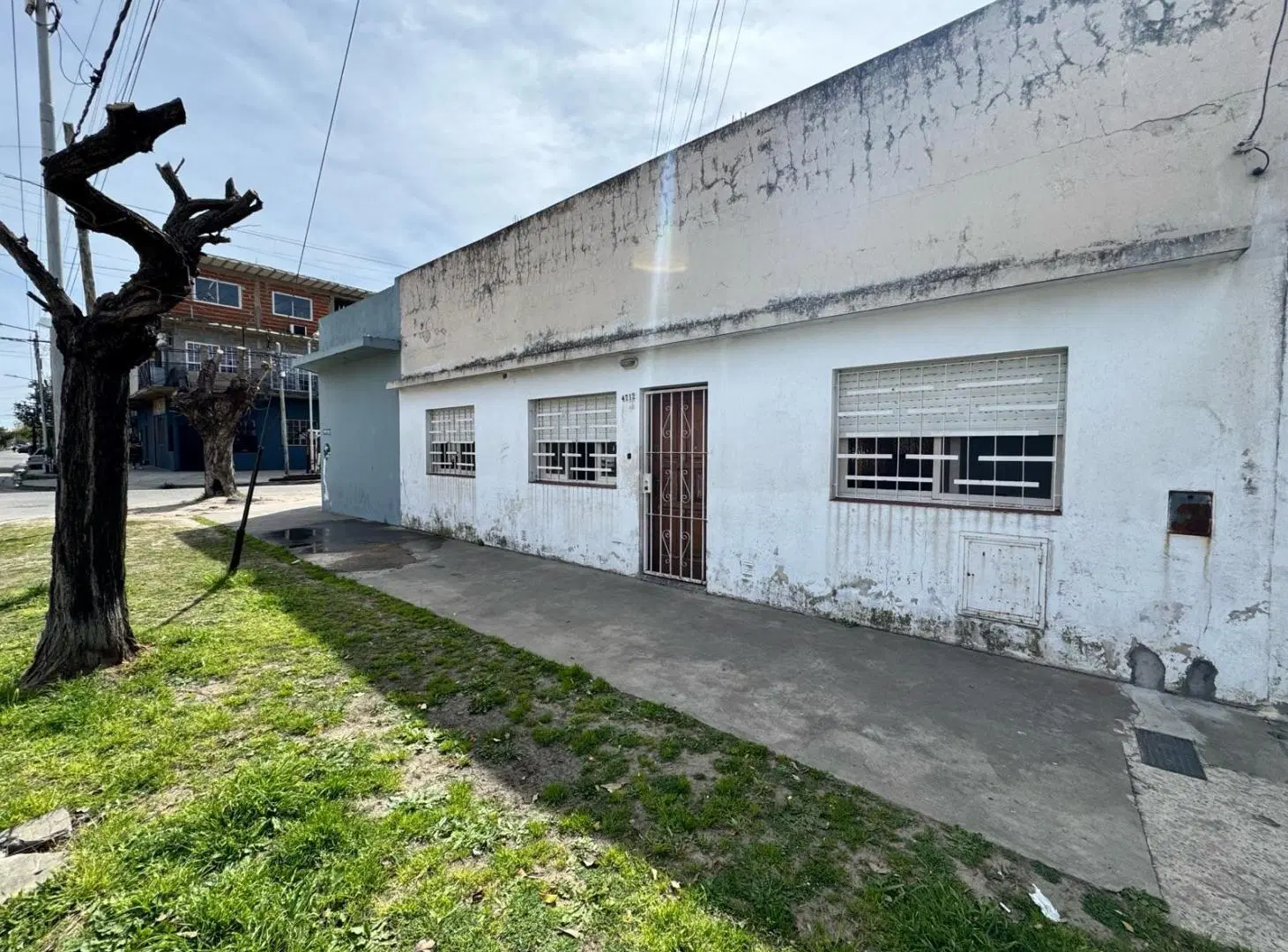 Venta de ph 3 amb al frente con patio! 2