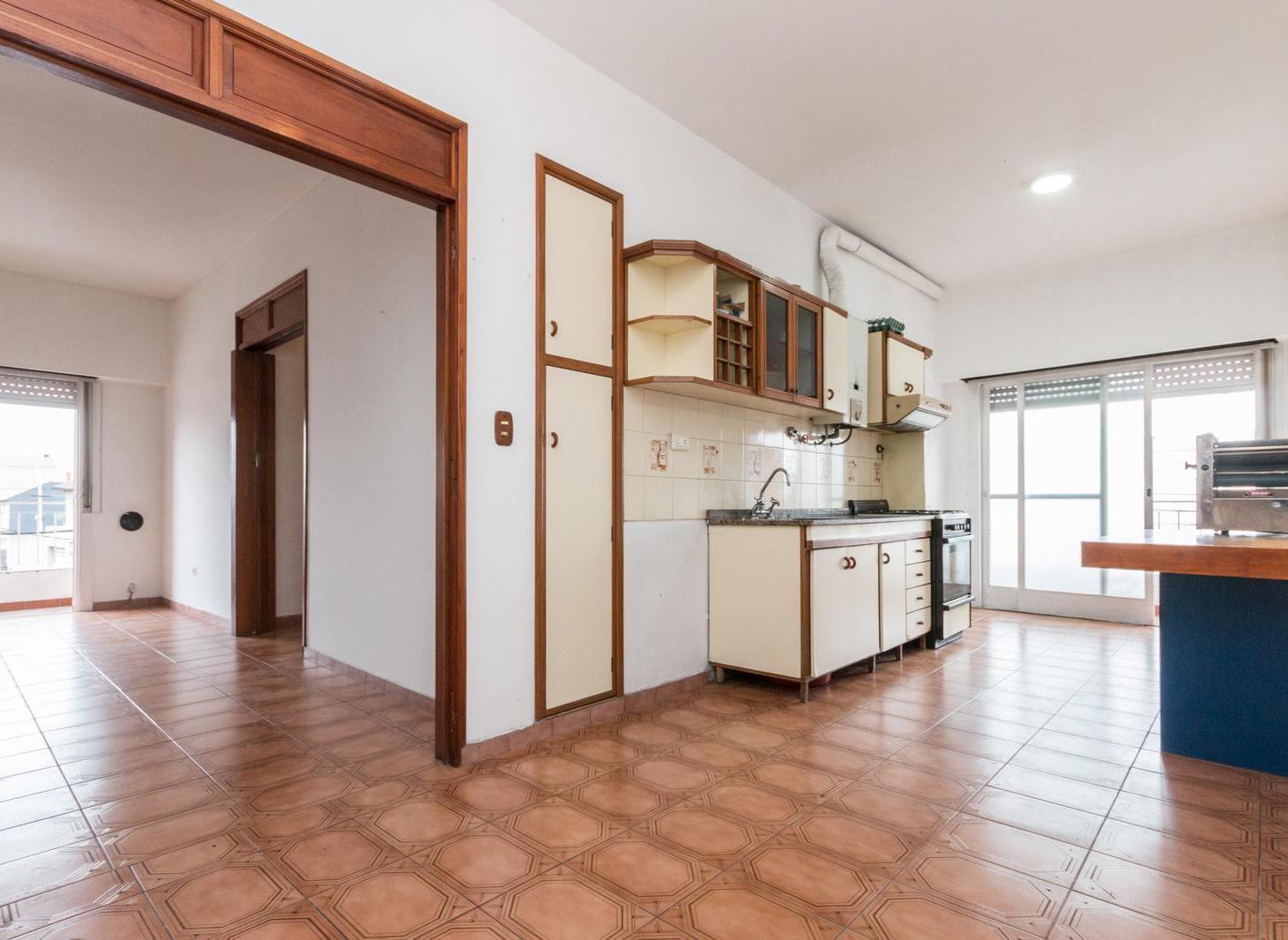 Venta de dpto tipo PH de 3 amb con cocina independiente y doble balcón