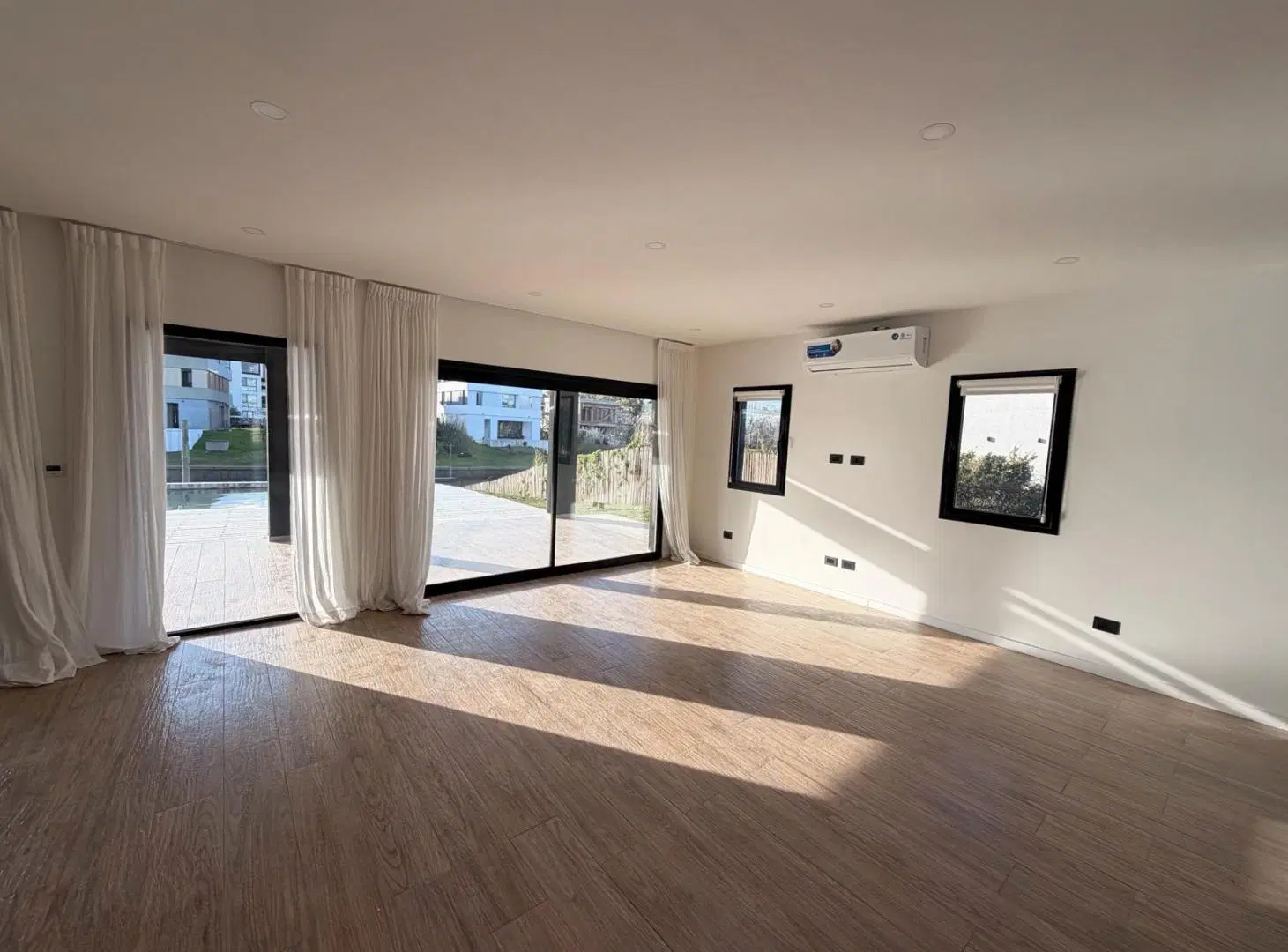 Casa - Canal Barrio Nautico 2