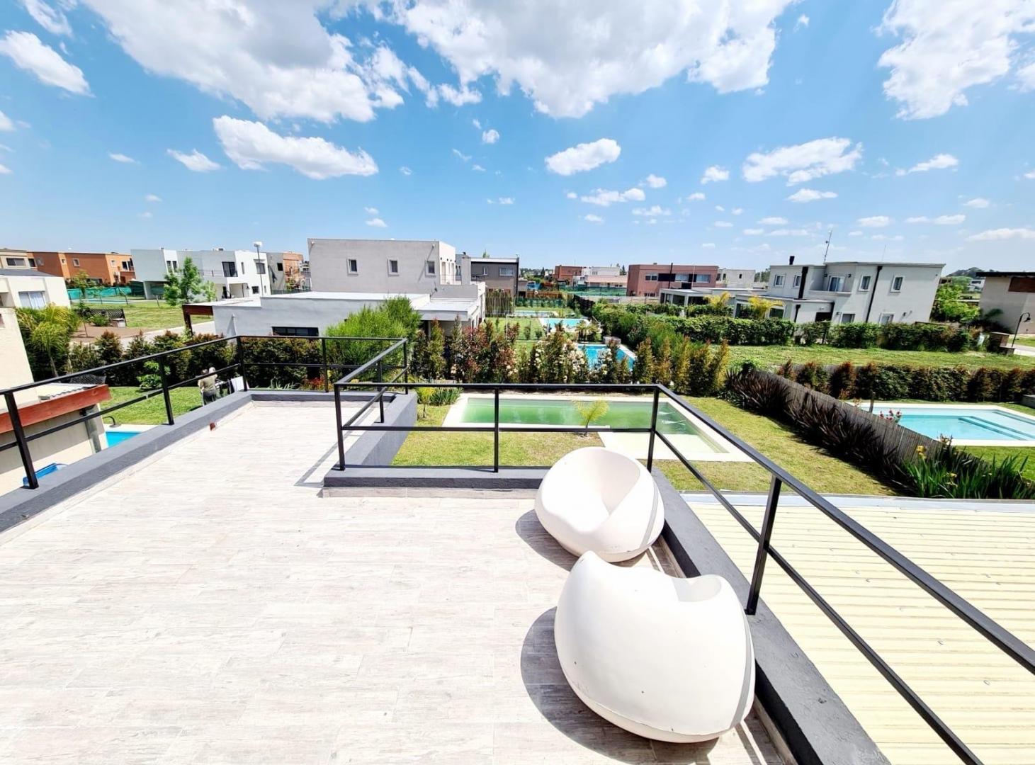 Foto de Casa Con Piscina En Vila Marina Frente Al Río, imagen 2