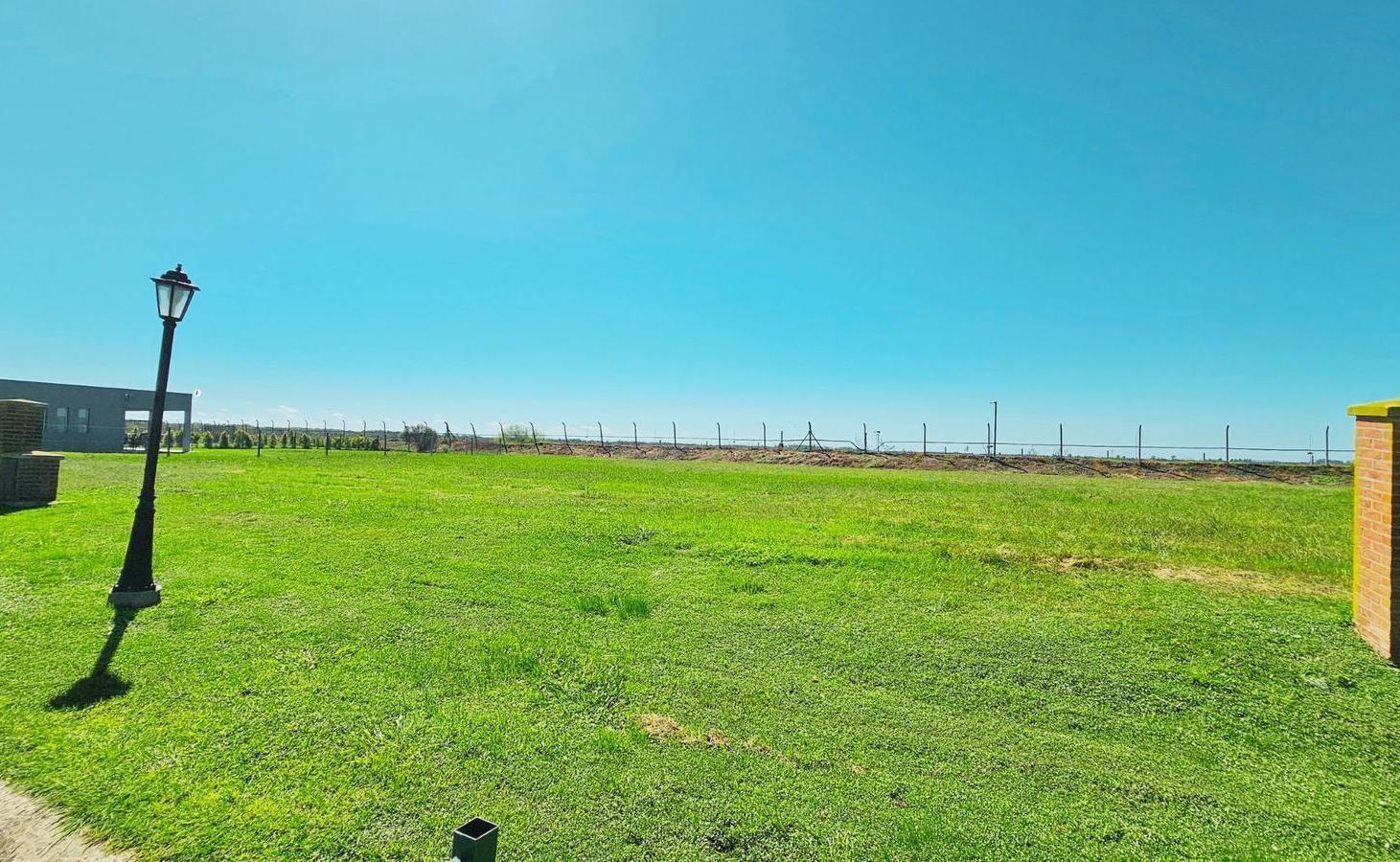 Foto de LOTE EN VENTA CON PROYECTO APROBADO LISTO PARA CONSTRUIR YA Área 8, imagen 1