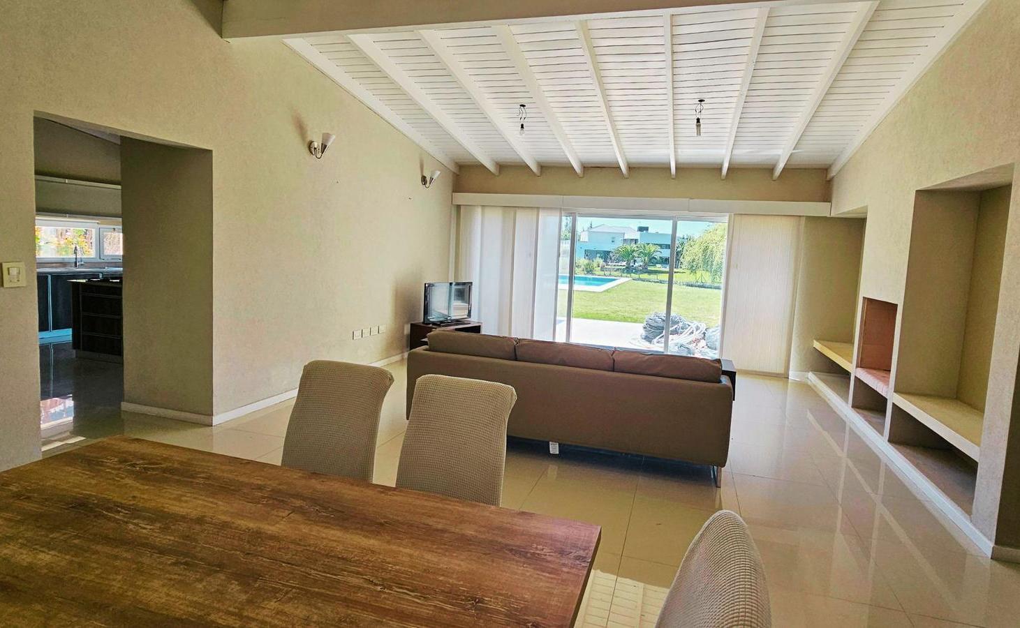 Foto de Casa a la Laguna en Venta en Barrio San Benito, imagen 5
