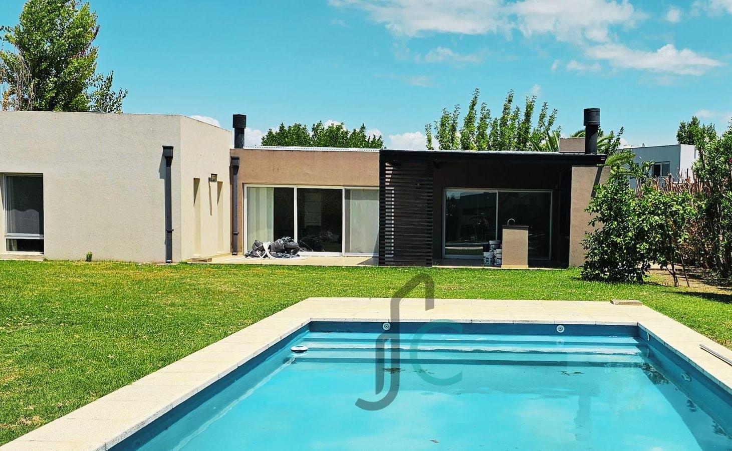 Foto de Casa a la Laguna en Venta en Barrio San Benito, imagen 1