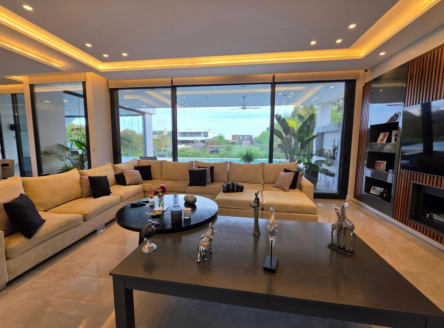 Foto de Casa al Rio en Alquiler en Barrio Nautico Albanueva, imagen 3