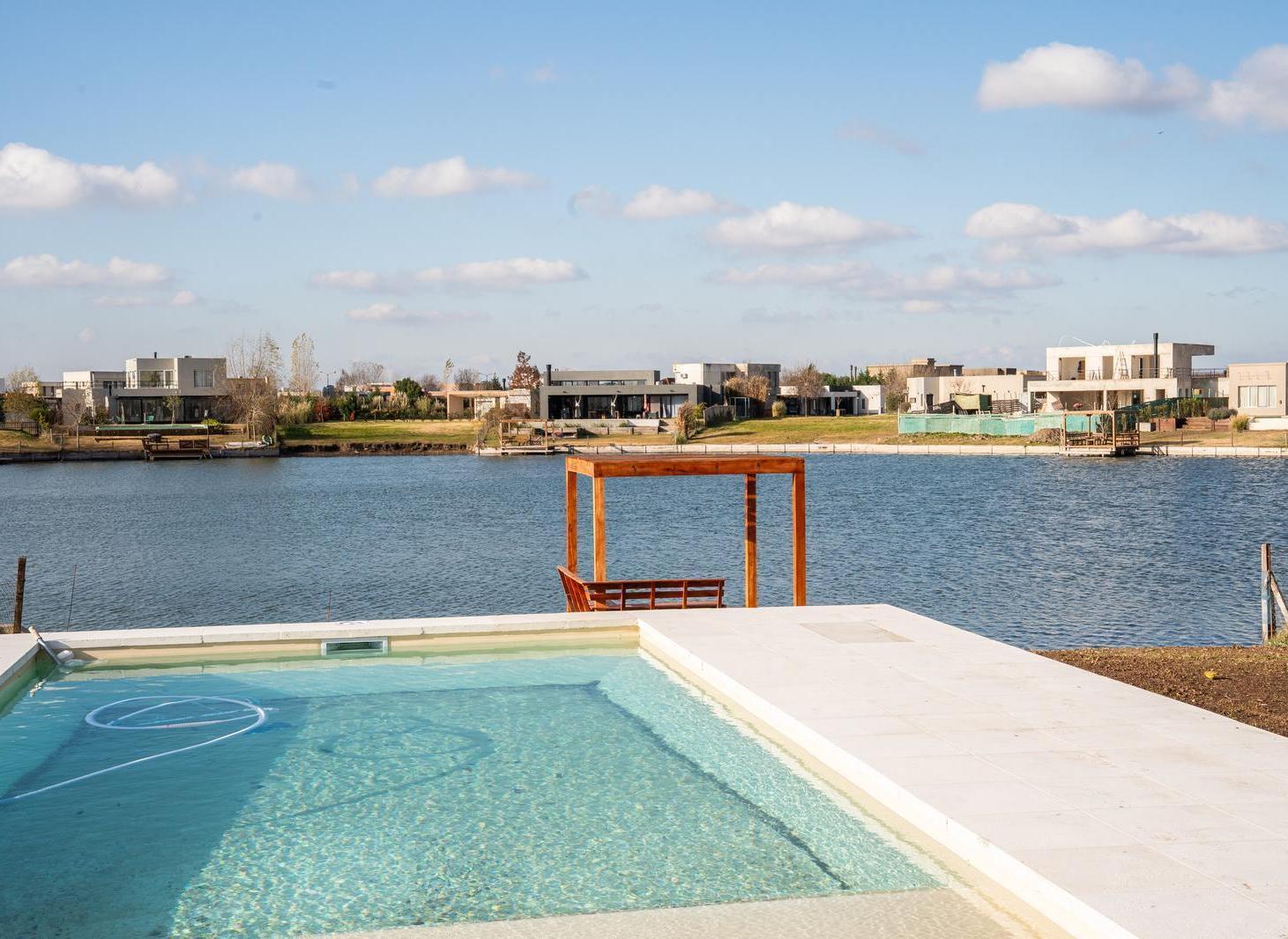 Foto de VENTA CASA A LA LAGUNA SAN SEBASTIAN, imagen 1