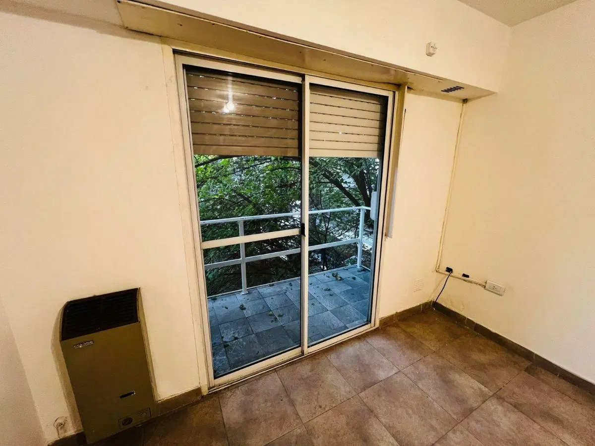 DEPARTAMENTO TRES AMBIENTES MARTIN CORONADO SEGUNDO PISO CONTRAFRENTE 2