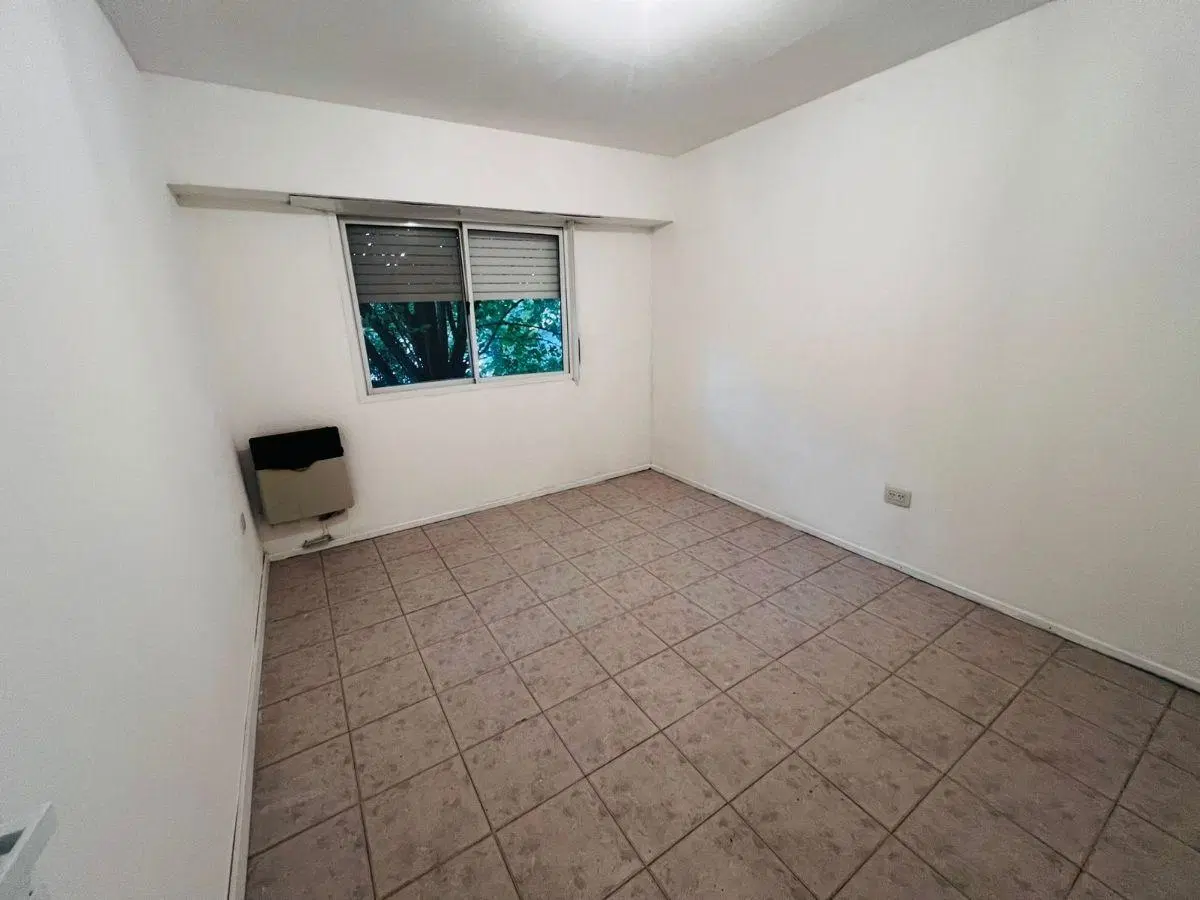 DEPARTAMENTO TRES AMBIENTES MARTIN CORONADO SEGUNDO PISO CONTRAFRENTE 5