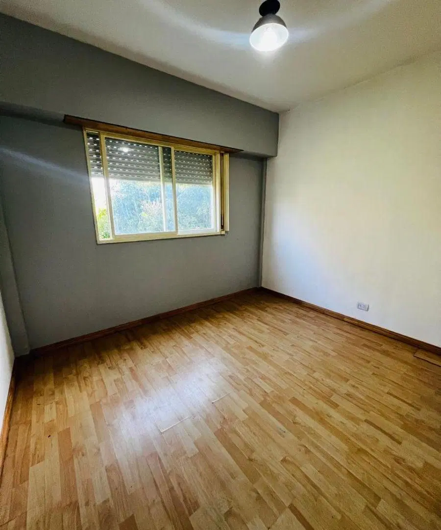 HERMOSO DEPARTAMENTO TRES AMBIENTES FRENTE 2