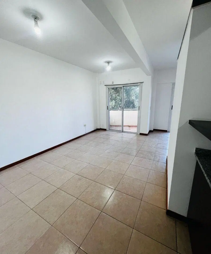 ALQUILER HERMOSO DEPARTAMENTO TRES AMBIENTES CON ASCENSOR MARTIN CORONADO 3