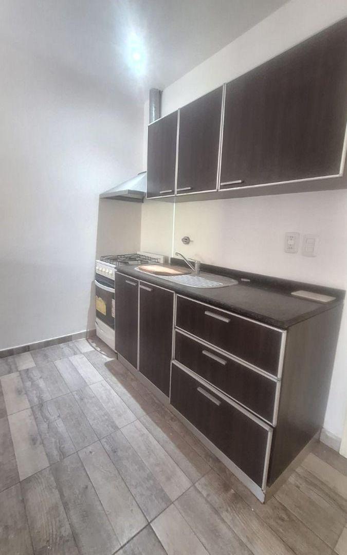 Foto de HERMOSO DEPARTAMENTO DOS AMBIENTES CON C0CHERA Y JARDIN MARTIN CORONADO, imagen 5