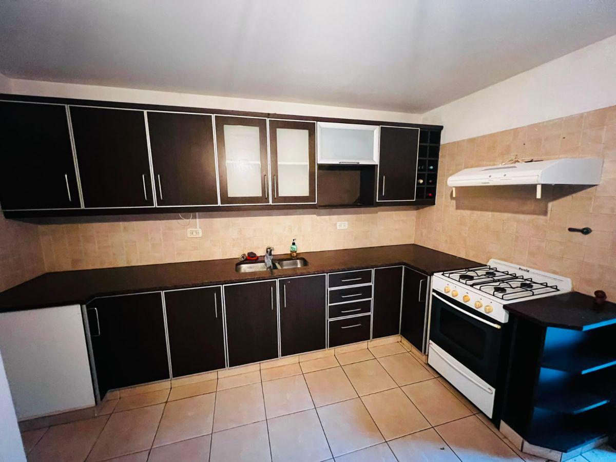Foto de ALQUILER HERMOSO TRIPLEX CINCO AMBIENTES EN CIUDAD JARDIN CALLE BLERIOT, imagen 4