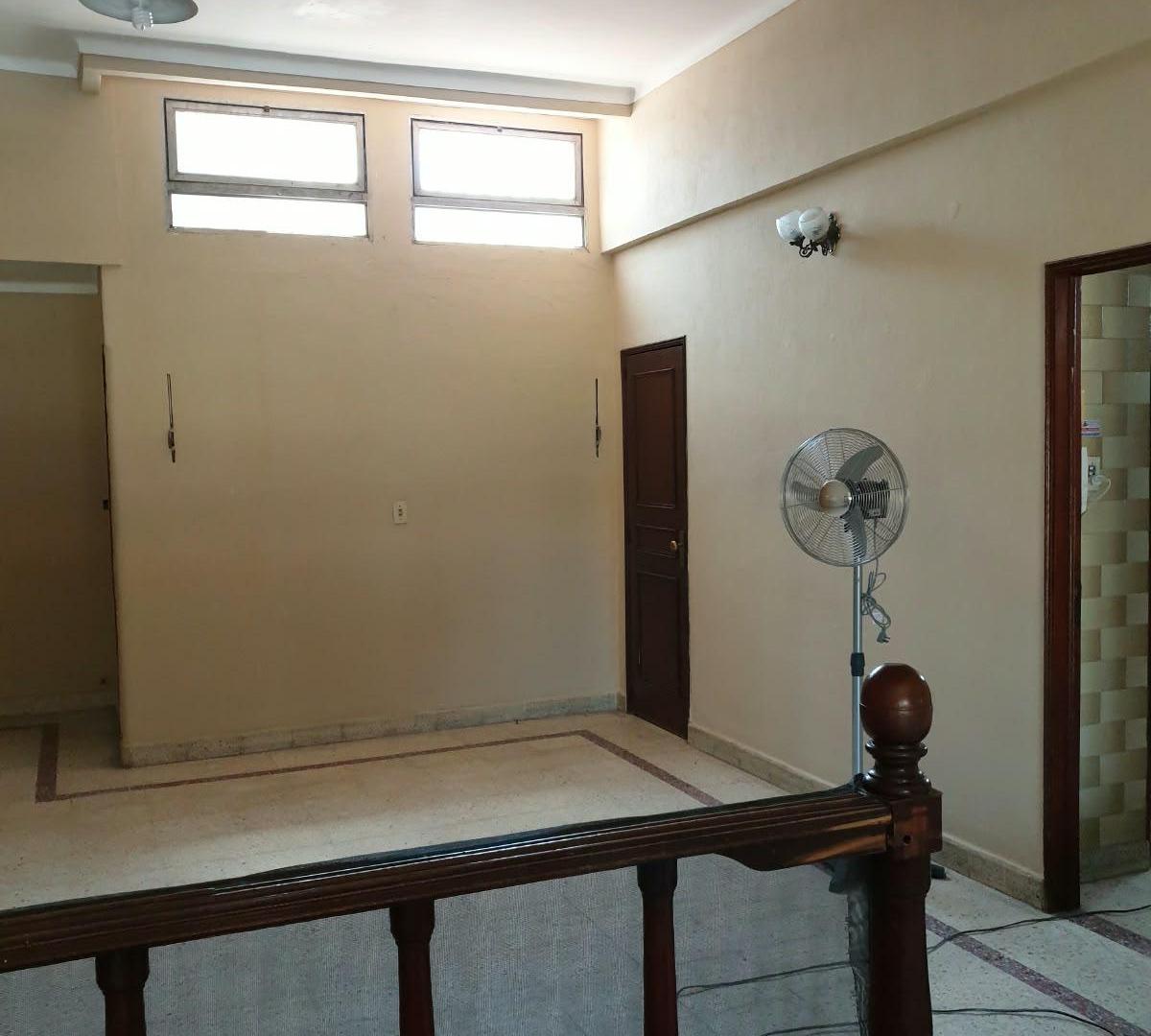 Foto de Alquilo casa planta alta sobre avenida, imagen 5