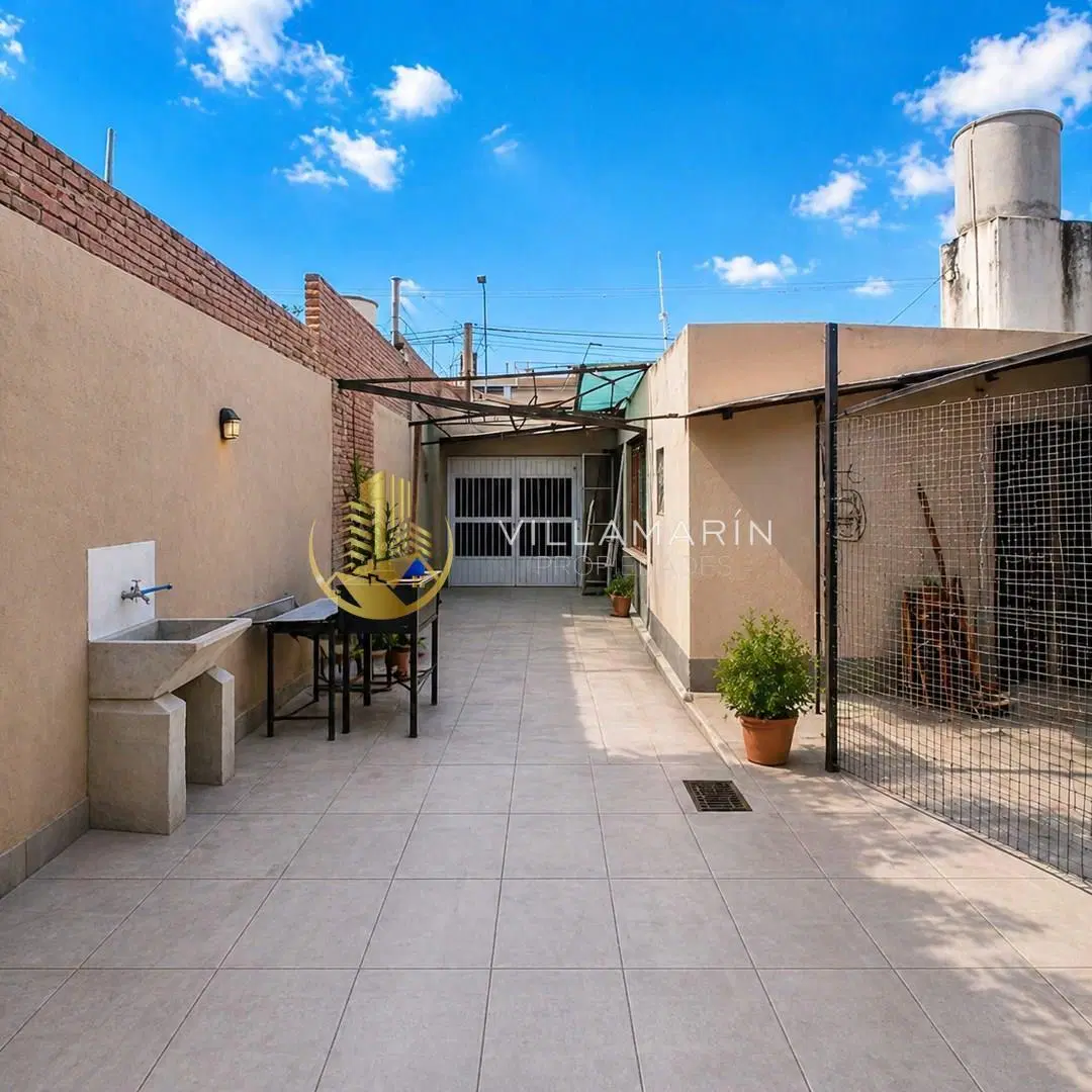 Casa Chalet  en Venta en Córdoba, Córdoba, Argentina 4