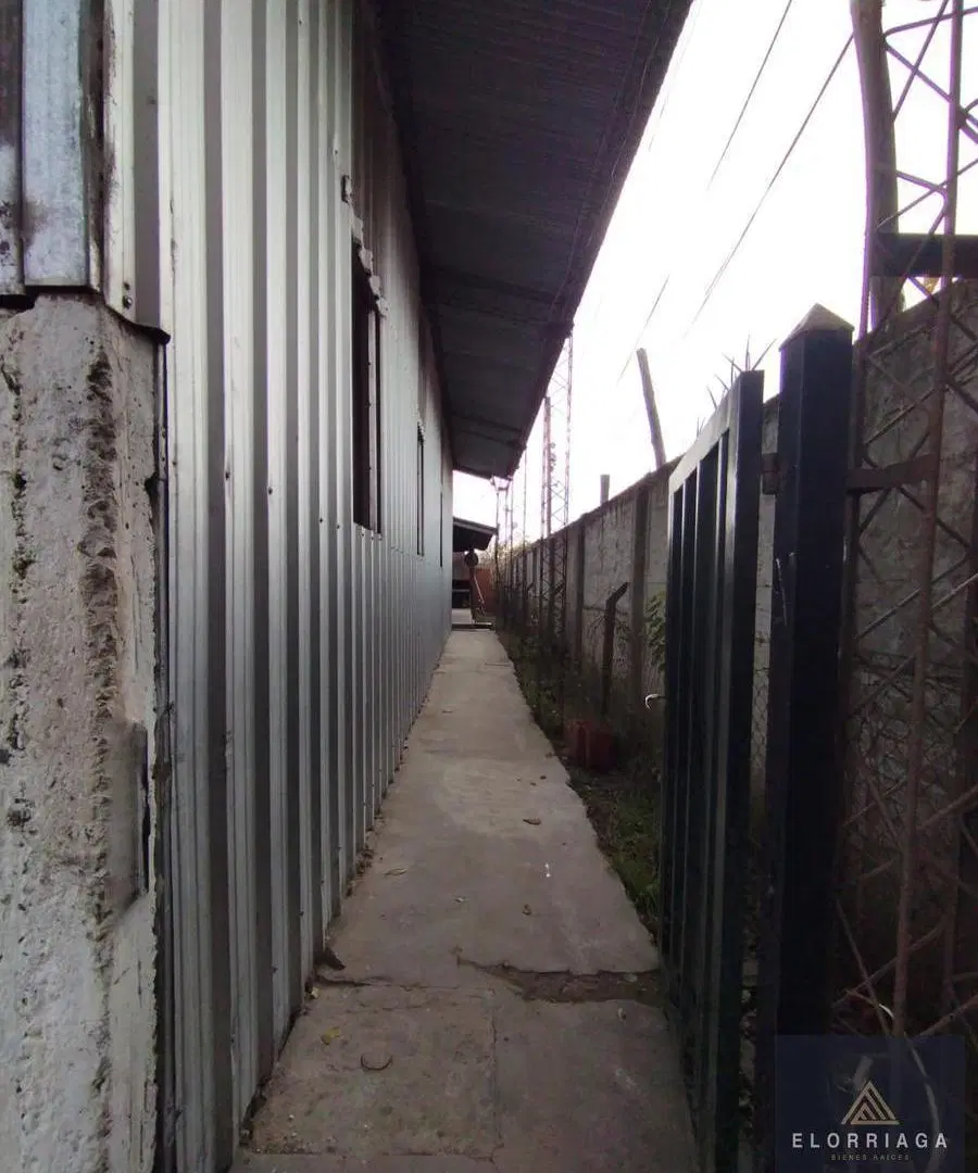 ALQUILER en Bloque GALPON   2 casas en lote propio. 5