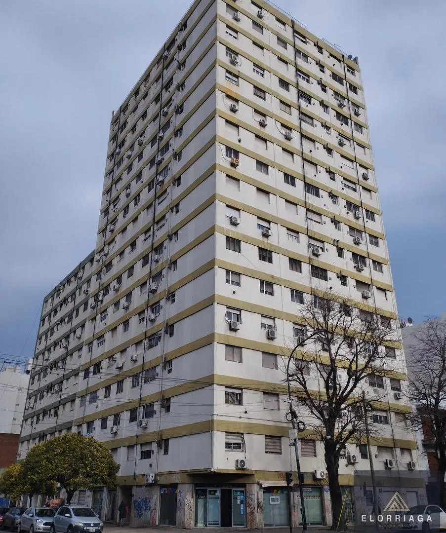 VENTA de DEPARTAMENTO en La Plata 3 dormitorios. 8
