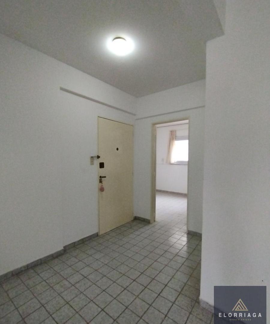Foto de DEPTO. en VENTA 7esq.63, La Plata, imagen 5