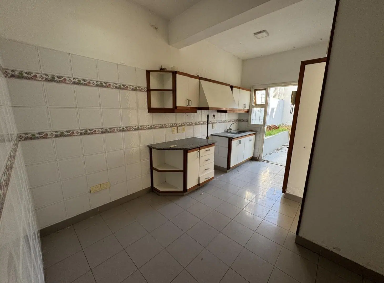 VENTA CASA 2 DORMITORIOS Y PATIO 2