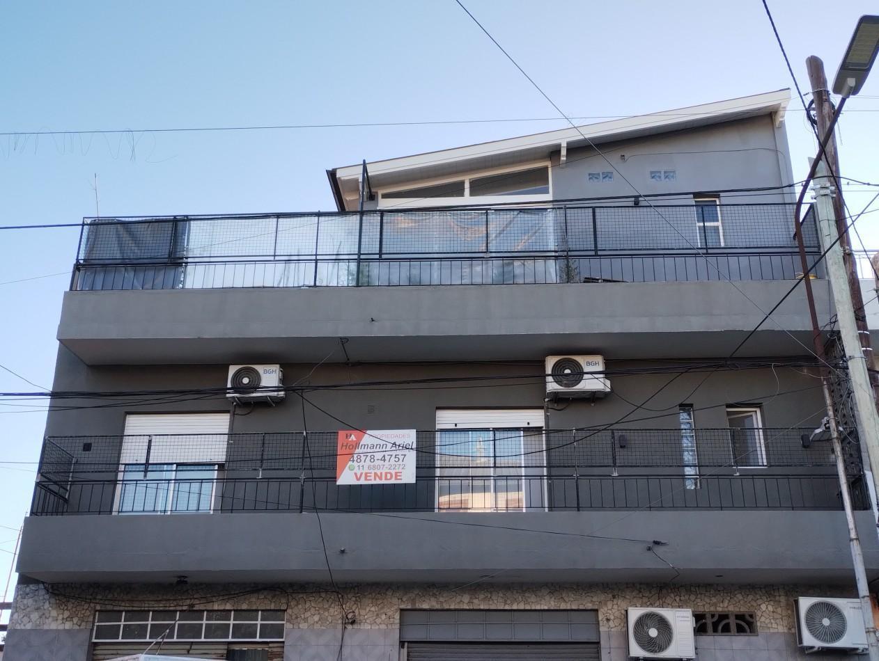 Foto de Dto. 3 ambientes con quincho con parrilla y terraza , excelente estado, imagen 2