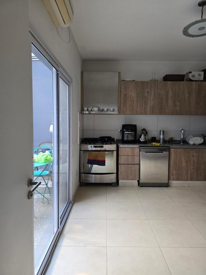 Foto de Dto. 3 ambientes con quincho con parrilla y terraza , excelente estado, imagen 3