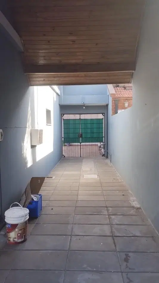 Casa 4 ambientes ECELENTE ESTADO Y UBICACION!! 5