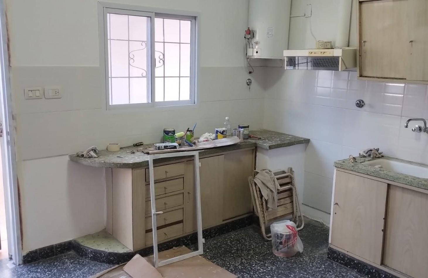 Foto de Casa 4 ambientes ECELENTE ESTADO Y UBICACION!!, imagen 2