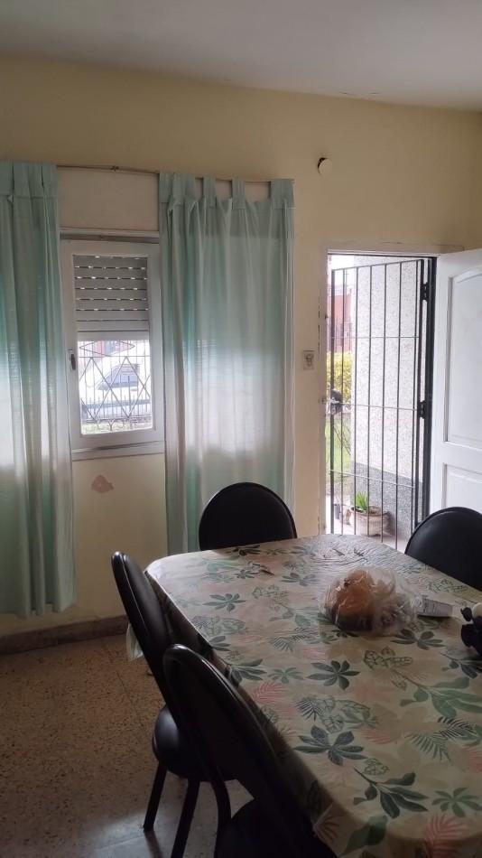 Foto de Casa tipo Americana 4 ambientes, lote 10x50 a tres cuadras del centtro, imagen 1
