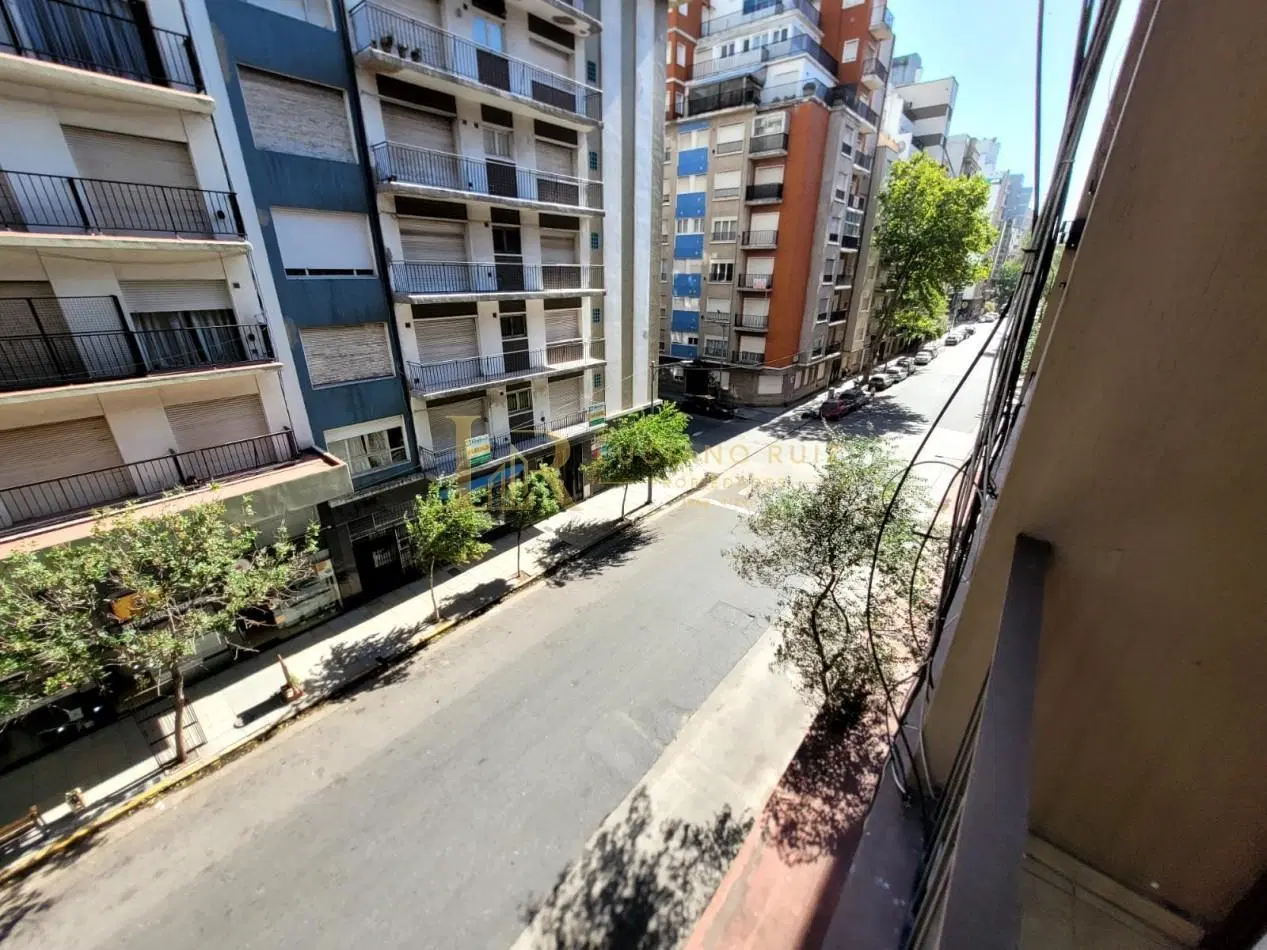 Venta mono-ambiente al frente plaza Colon 2