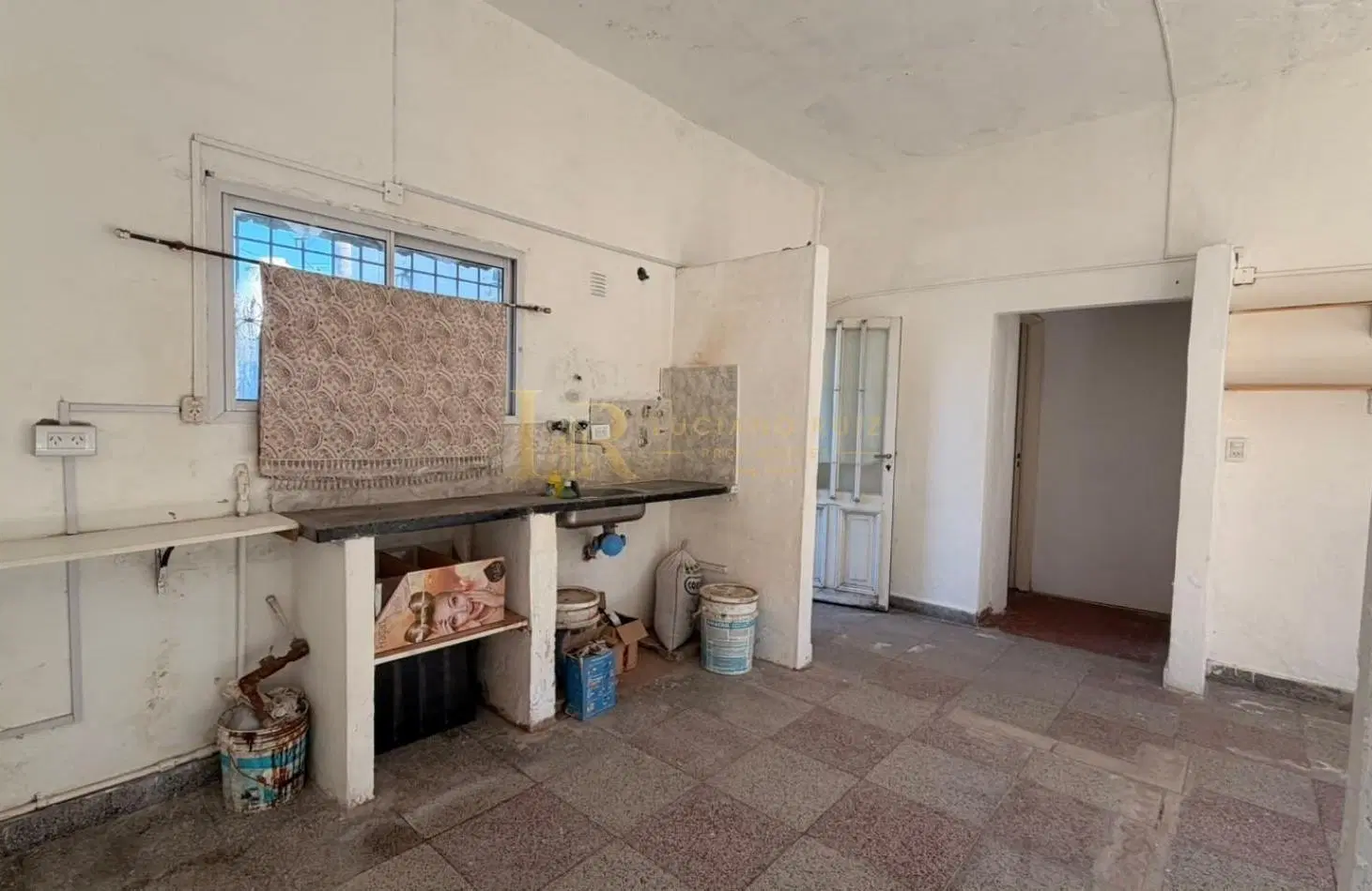 ALQUILER COMERCIAL - LOCAL EN BOSQUE ALEGRE 5