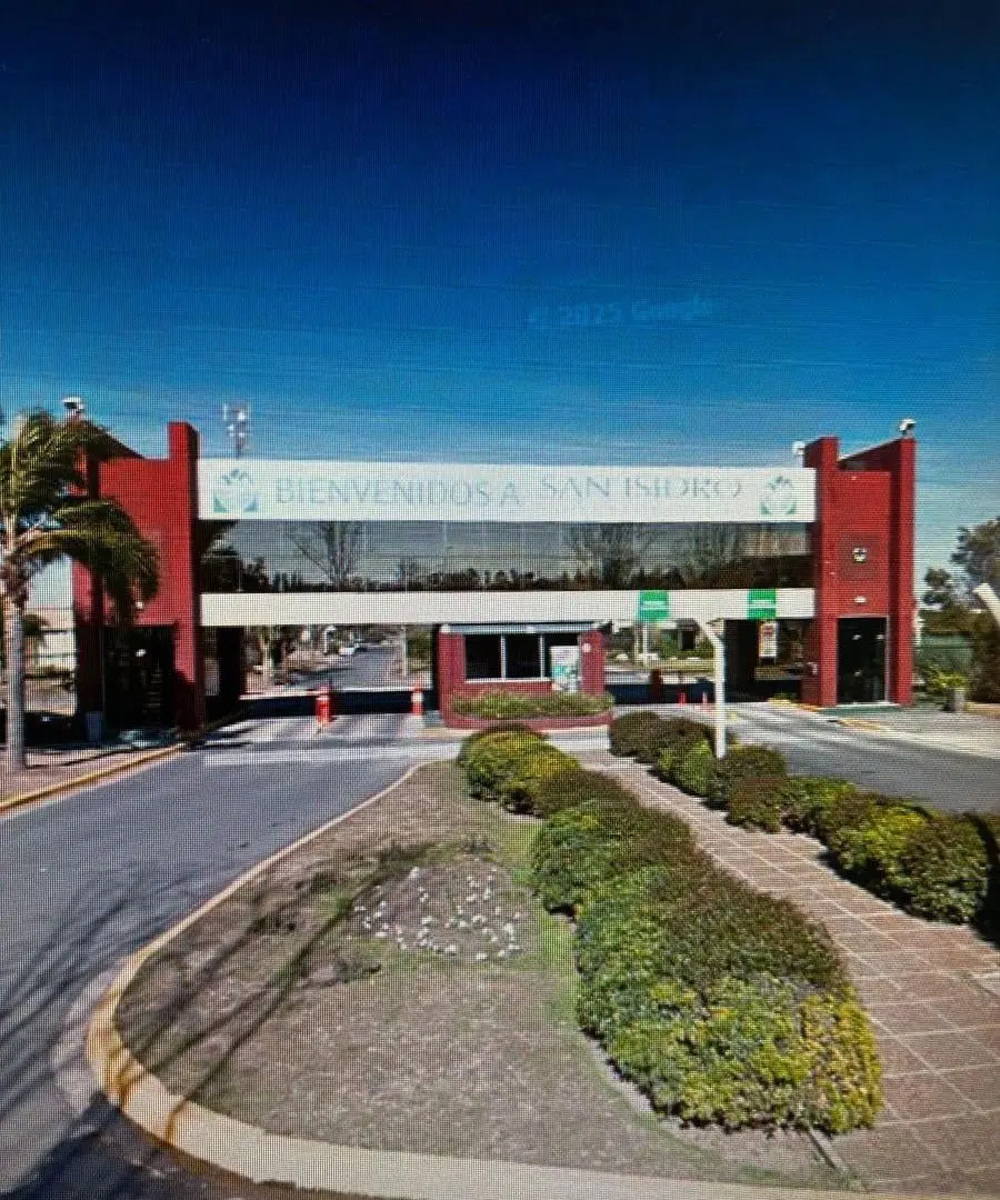 excelente ubicacion a 150 metros del ingreso principal 4