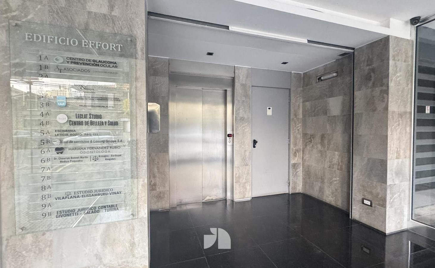 Foto de Oficina de 3 Ambientes, con Cocina y Baño. Zona Chauvín., imagen 1