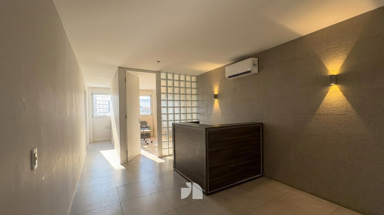 Foto de Oficina de 3 Ambientes, con Cocina y Baño. Zona Chauvín., imagen 5