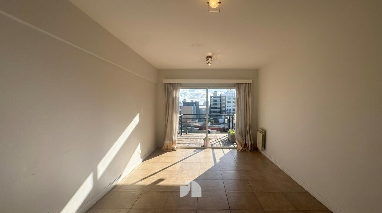 Foto de Departamento 3 Ambientes con balcón terraza y cochera, Zona Chauvín., imagen 1