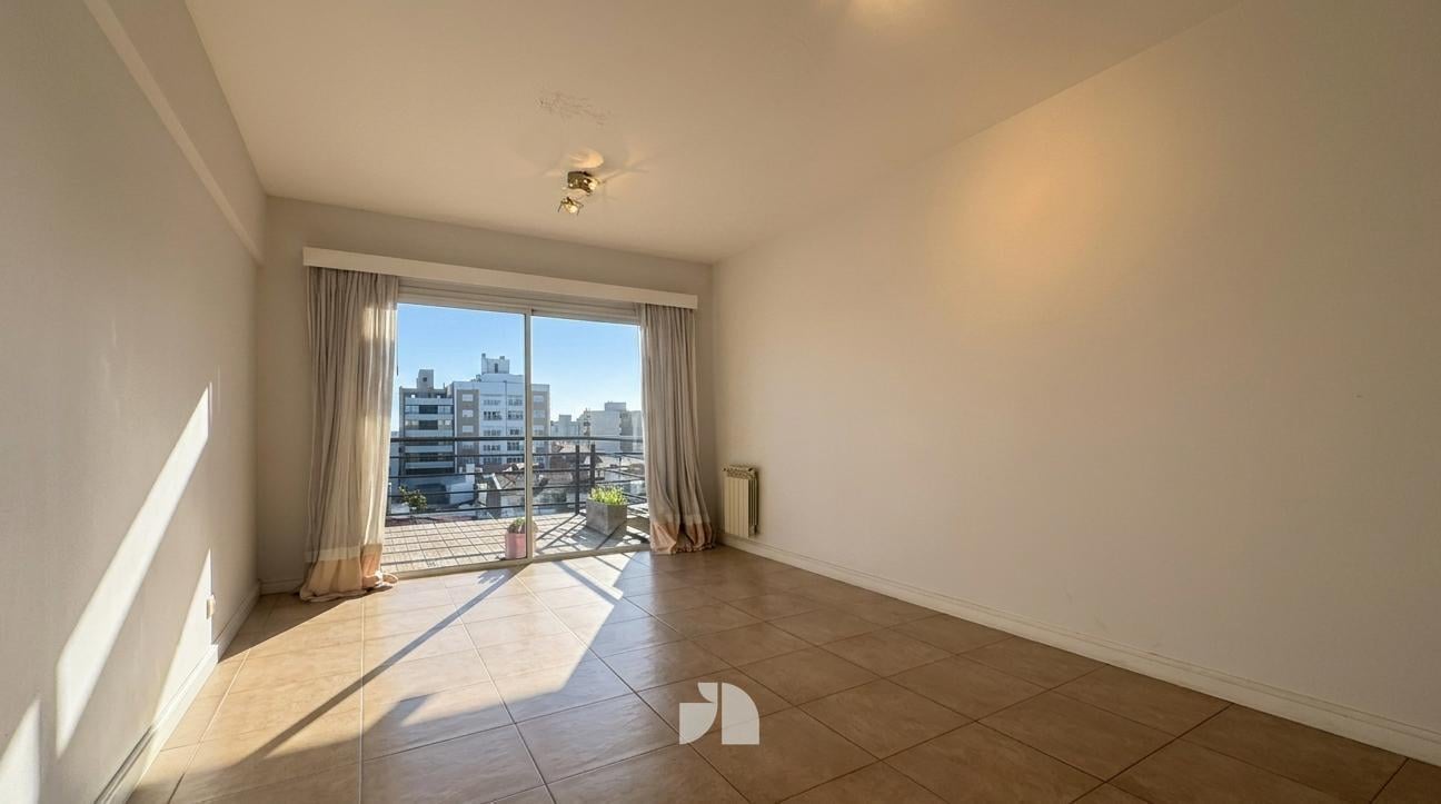 Foto de Departamento 3 Ambientes con balcón terraza y cochera, Zona Chauvín., imagen 3
