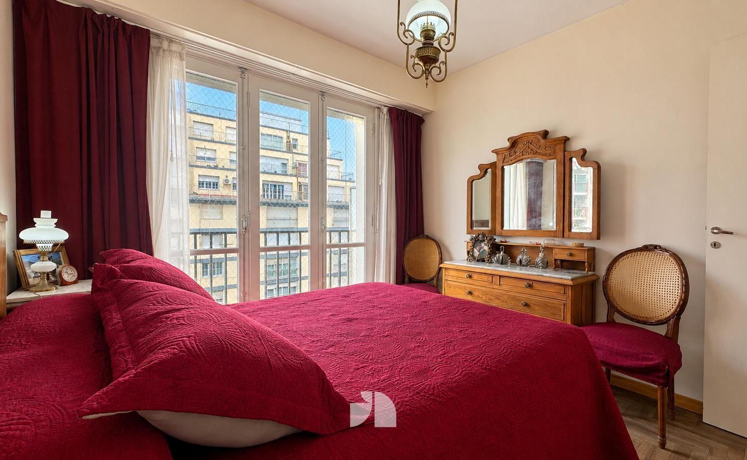 Foto de Departamento 2 Ambientes, con balcón al frente. Zona Plaza Colón., imagen 1