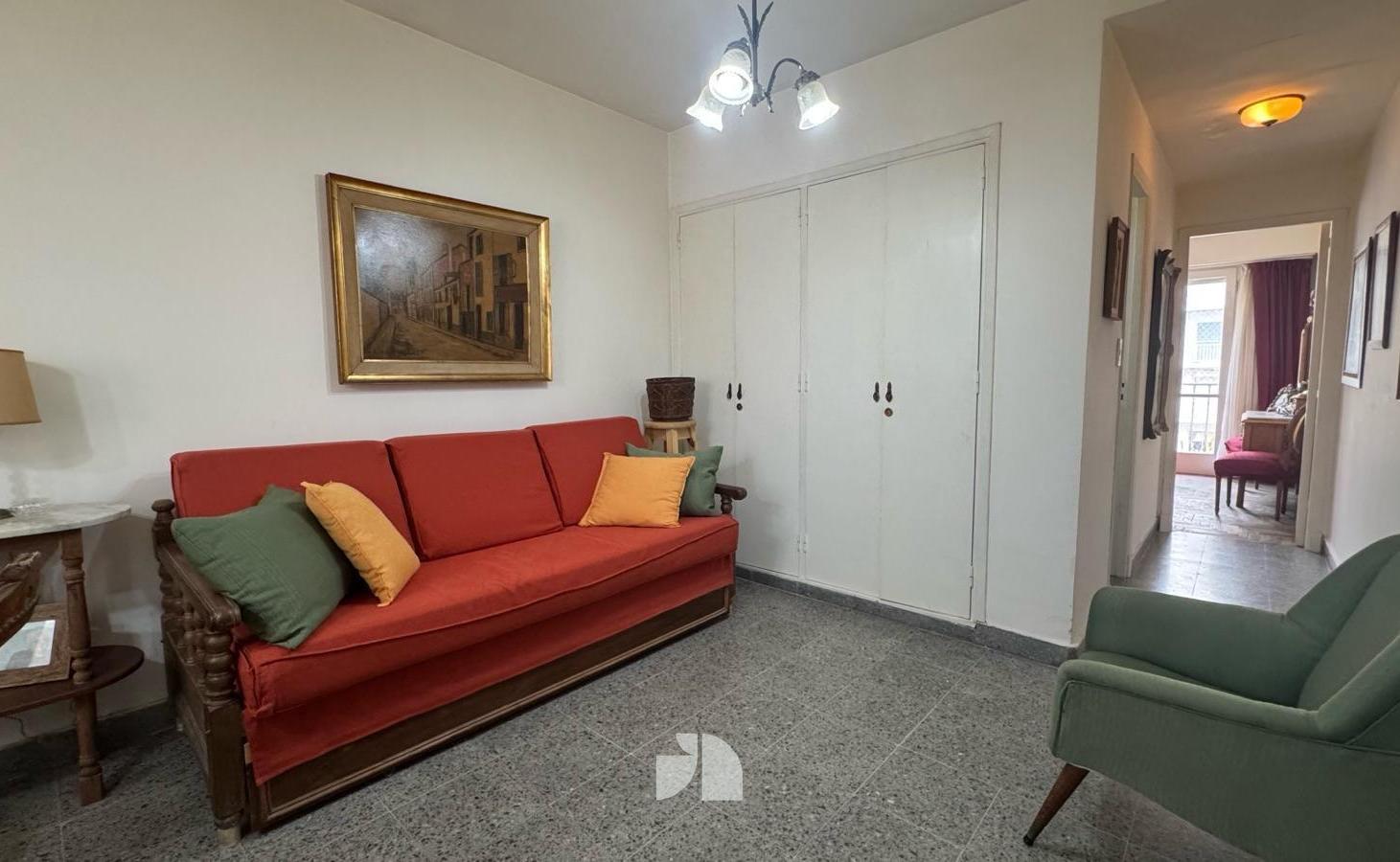 Foto de Departamento 2 Ambientes, con balcón al frente. Zona Plaza Colón., imagen 4