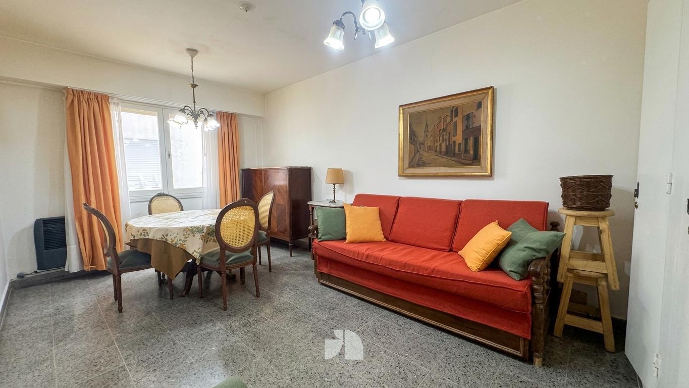 Foto de Departamento 2 Ambientes, con balcón al frente. Zona Plaza Colón., imagen 3