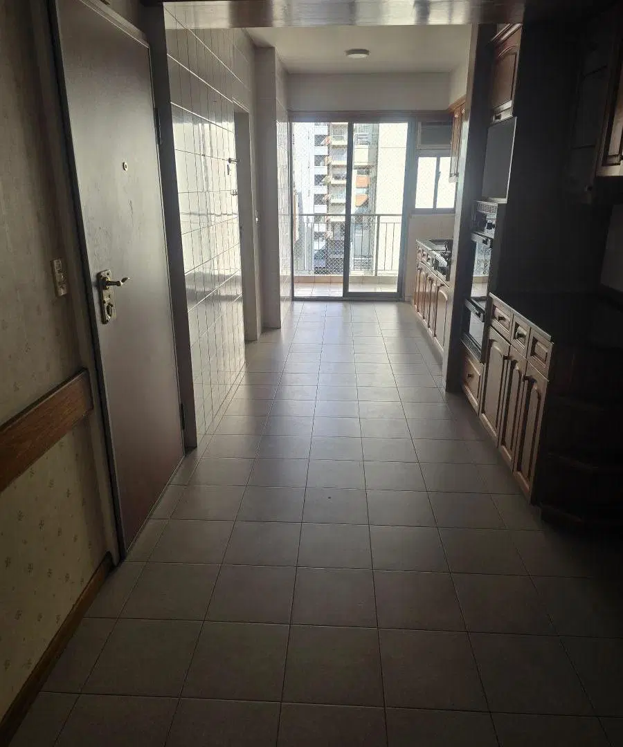 Piso alto de categoria con 2 cocheras. Terraza y parrilla 8
