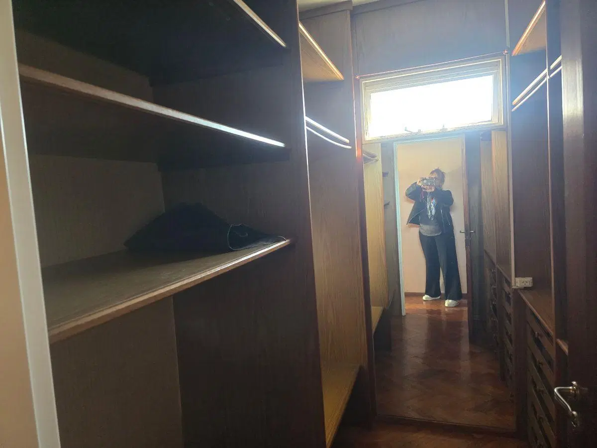 Piso alto de categoria con 2 cocheras. Terraza y parrilla 4