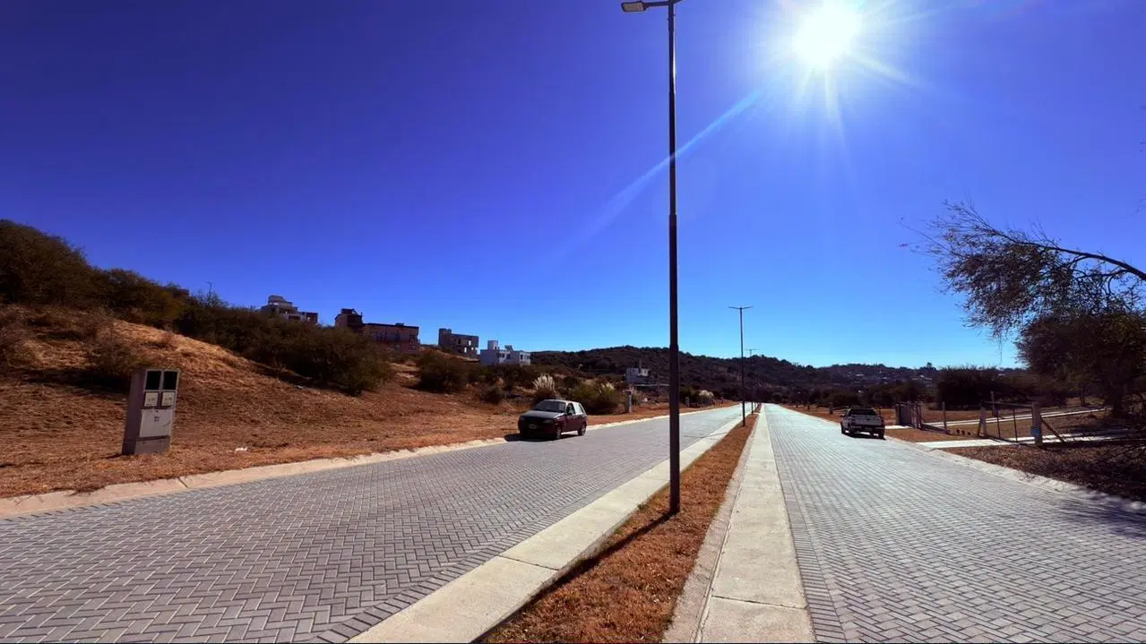Terreno en venta en villa carlos paz barrio venturia con vista a las sierras y lago 5