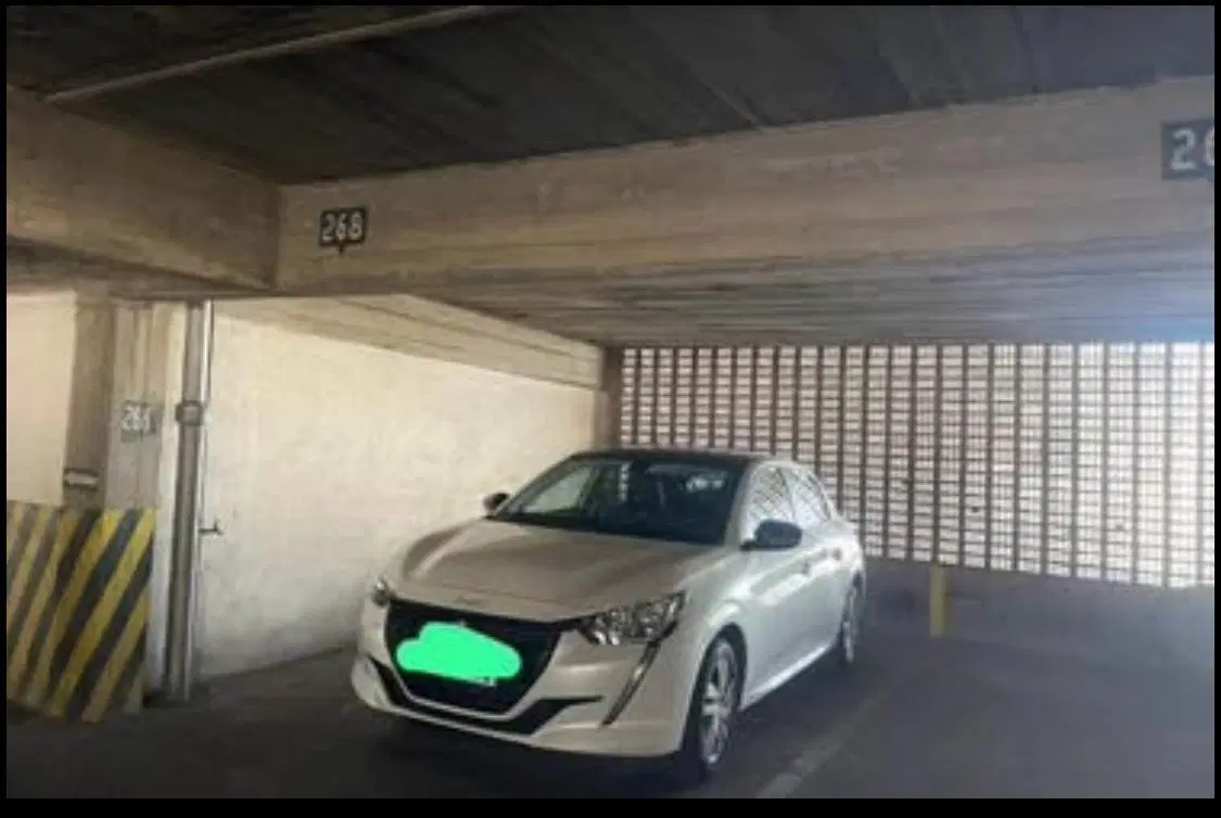 VENTA COCHERA PLENO CENTRO CALLE TUCUMAN 4