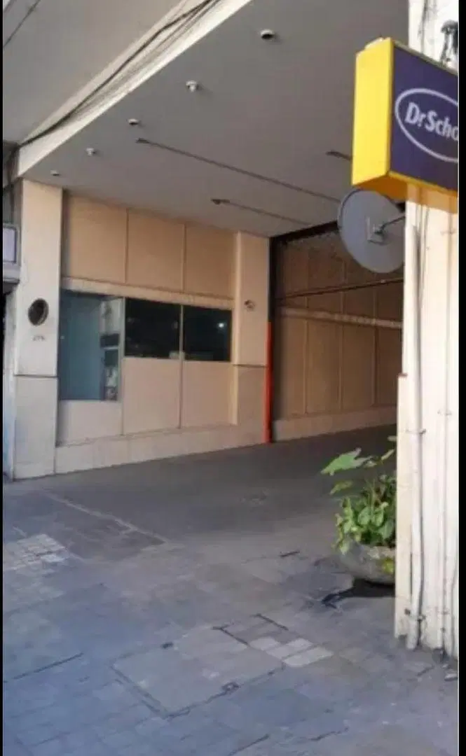 VENTA COCHERA PLENO CENTRO CALLE TUCUMAN 2