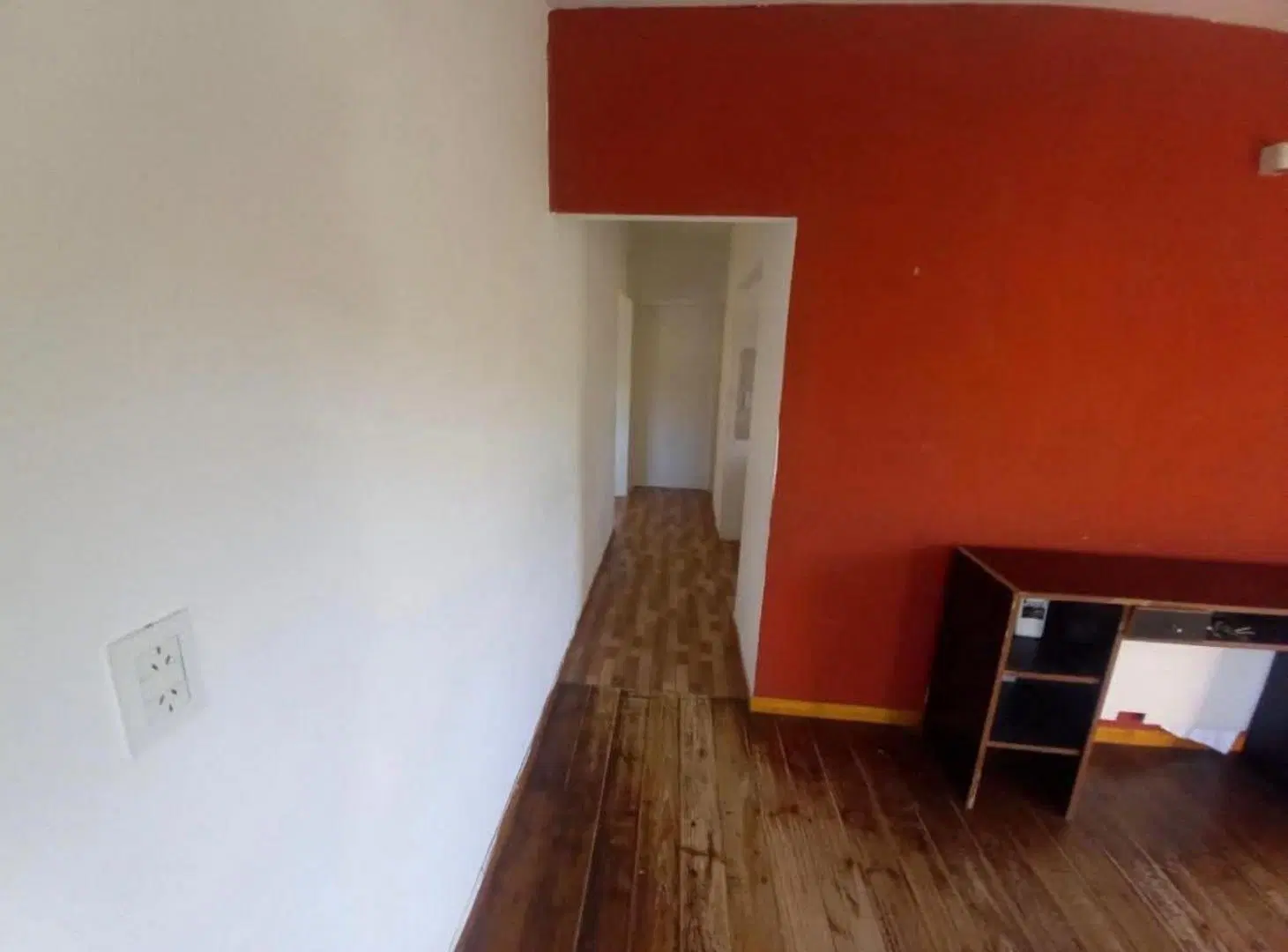 CASA 2 DORMITORIOS EN ALQUILER – VILLA CAEIRO – PATIO Y COCHERA 2