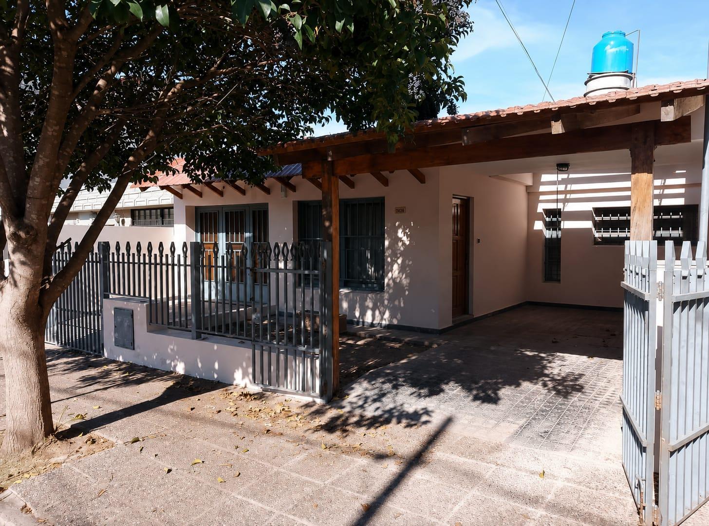 VENDO CASA 3DORM CENTRO AMERICA