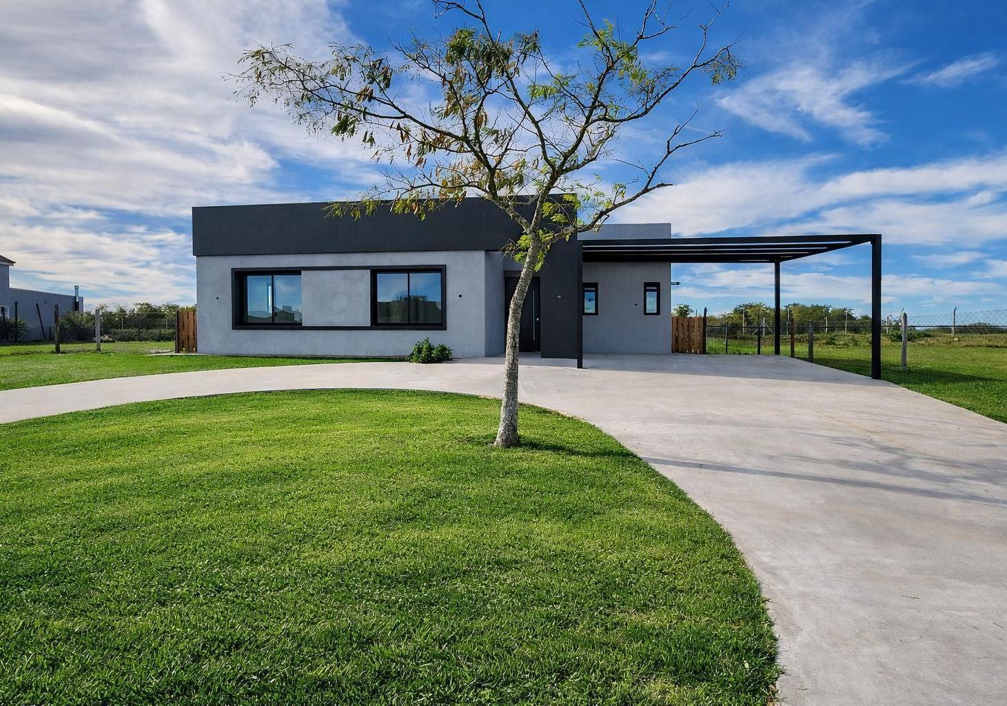 Casa en venta, con piscina, a estrenar, Barrio San Sebastian - Apto credito