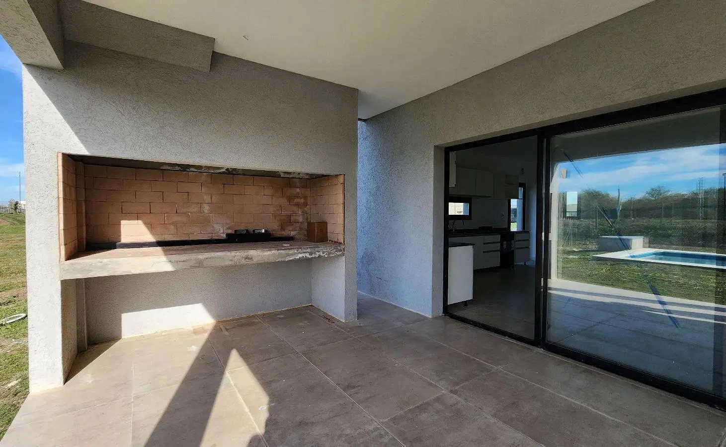 Casa en venta, con piscina, a estrenar, Barrio San Sebastian - Apto credito 5