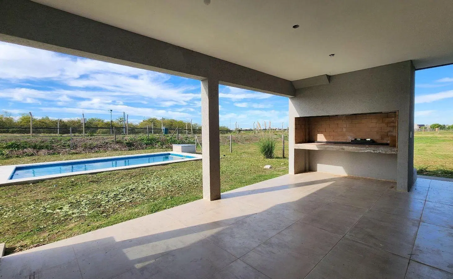 Casa en venta, con piscina, a estrenar, Barrio San Sebastian - Apto credito 3