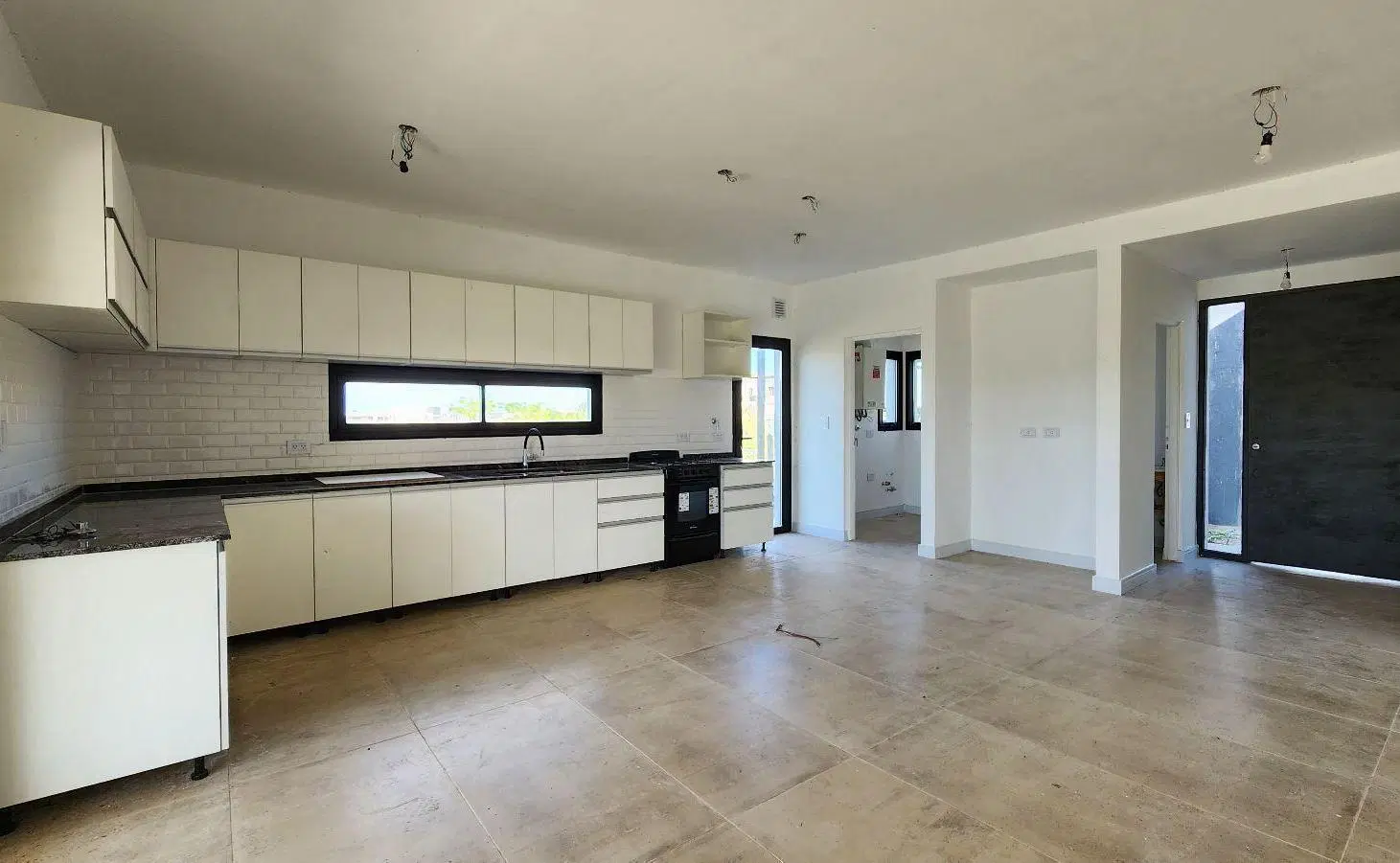 Casa en venta, con piscina, a estrenar, Barrio San Sebastian - Apto credito 4