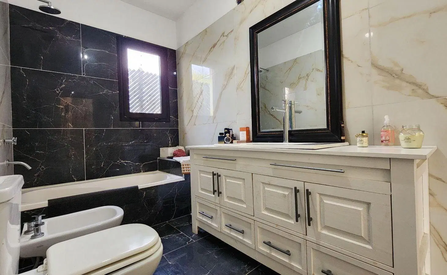 Casa en venta - con piscina - Barrio Santa Emilia, Pilar del Este 2